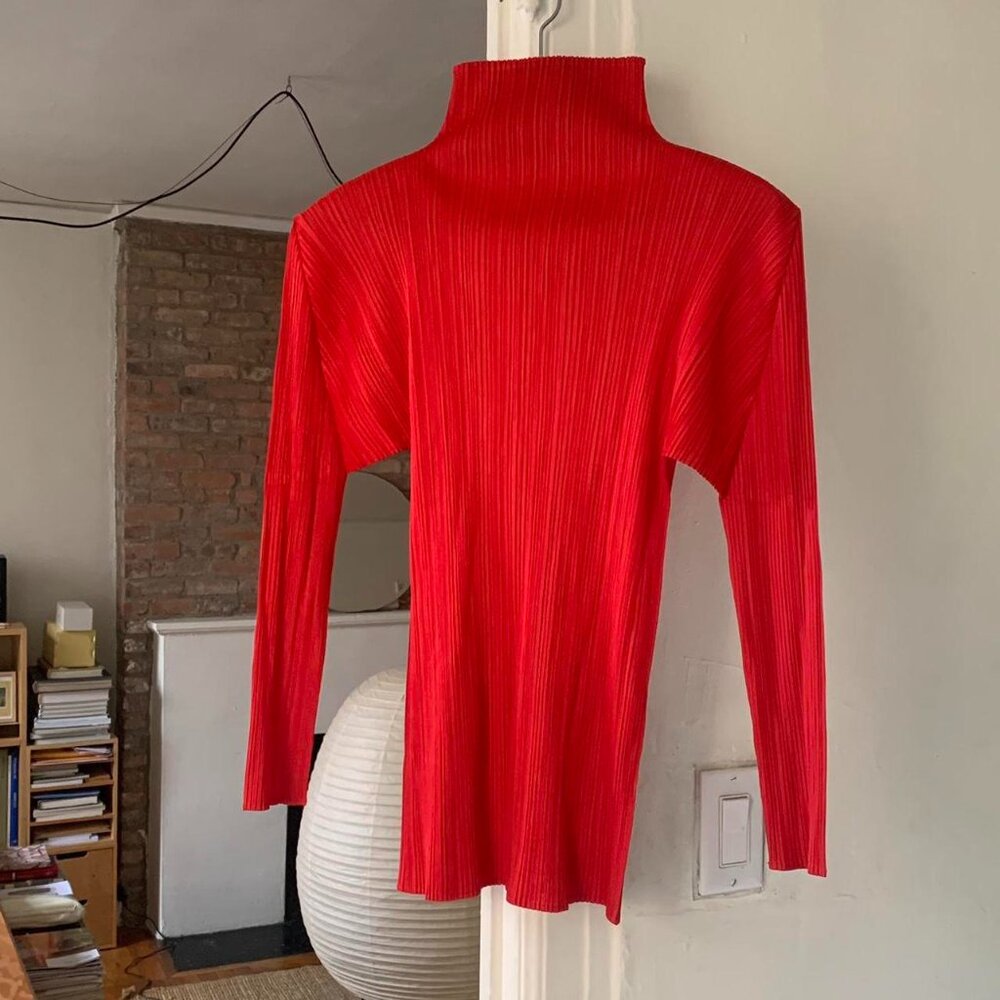 Issey Miyake Pleats Please Red Turtleneck - Picture 5 of 7